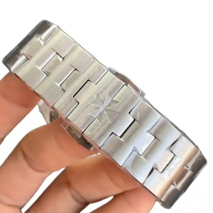 Vacheron Constantin Overseas 4300V/220G-B945 Size:41.5mm 1:1 Replica - Image 9