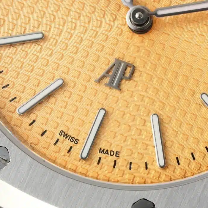 Audemars Piguet Royal Oak 15202BC.OO.1240BC.01 Size:39mm 1:1 Replica - Image 3