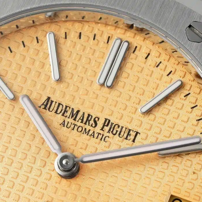 Audemars Piguet Royal Oak 15202BC.OO.1240BC.01 Size:39mm 1:1 Replica - Image 4