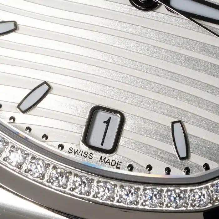 Patek Philippe Nautilus 7118/1200A-010 Size:35.2mm 1:1 Replica - Image 3