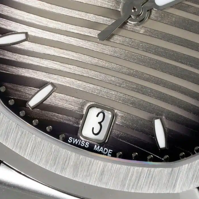 Patek Philippe Nautilus 7118/1A-011 Size:35.2mm 1:1 Replica - Image 4