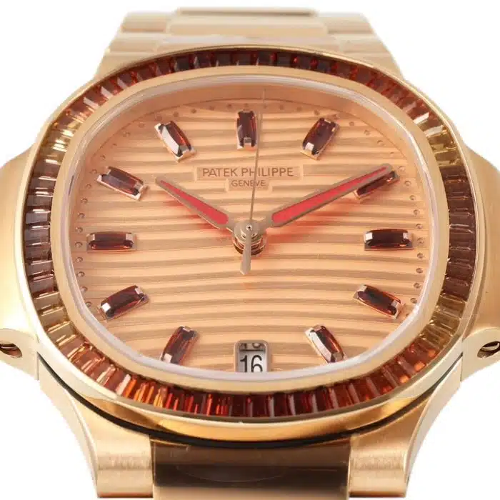 Patek Philippe Nautilus 7118/1300R-001 Size:35.2mm 1:1 Replica - Image 4